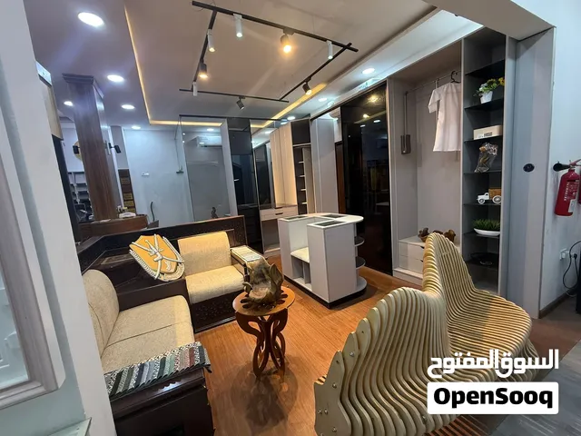 فرصه: معرض أثاث متكامل وجاهز للبيع - Furniture Showroom for Sale