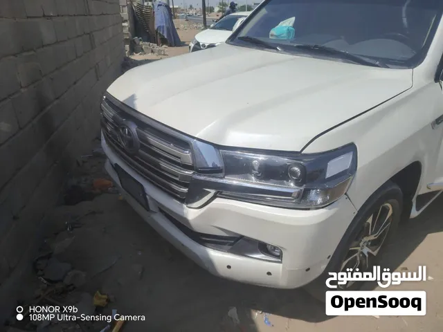 لاندكروزر GXR 2018