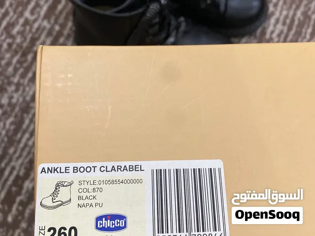 بوت من chicco 7KD بوت من H&M 3KD