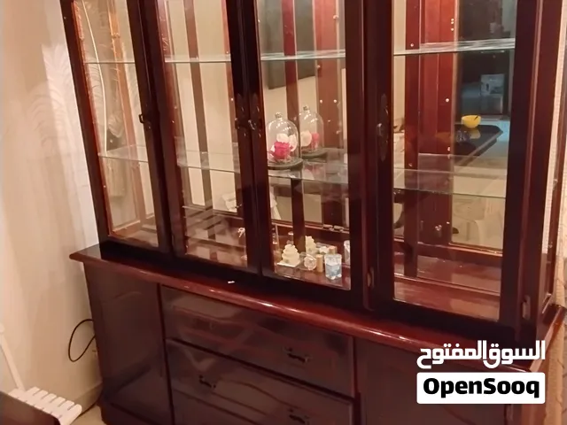 خزانه لتخزين الاغراض في غرفه المعيشه او في الكاليدور قابل للمفاصله
