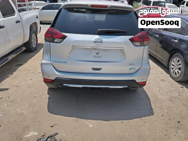 نيسان روج للبيع