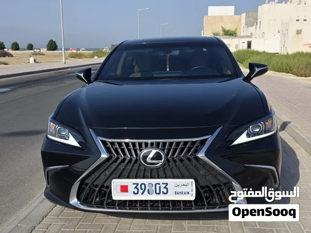 للبيع لكسز es300h موديل2023 ممشى 98,000 فل بيمه6/2027 تواير جدد الموتر ما يعاني من اي شي