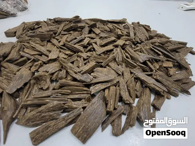 عود مروكي بيور محسن    رائحة طيبة وفاخرة، وفوحان مميز يملأ المكان، مع جودة ممتازة تناسب الاستخ