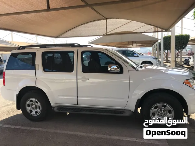Nissan pathfinder (selling urgently)