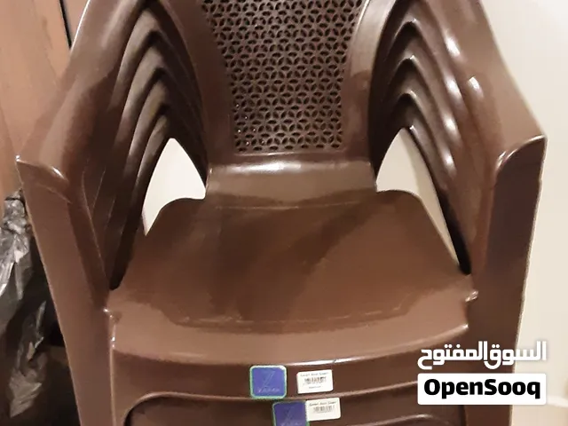 كراسي بلاستيك للحديقة