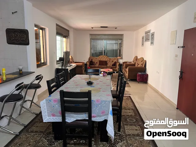 شقة مفروشه بالكامل شامل المياه والانترنت - بمنطقة المصايف الشارع الرئيسي - بجانب حضانه زينة ونحول