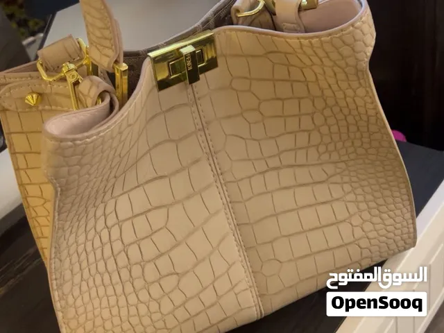 لجنطه لوحده ب 20 بعده جديده
