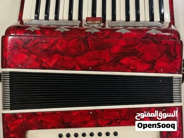 Vintage Red Accordion أكورديون كلاسيكي فينتاج أحمر