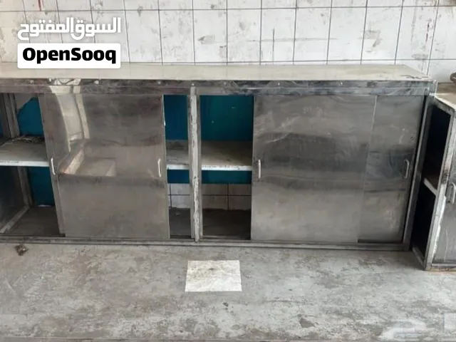 رفوف خشبية - عدد 7 وحدات + قطعتان ستالس ستيل في حديد تخزين