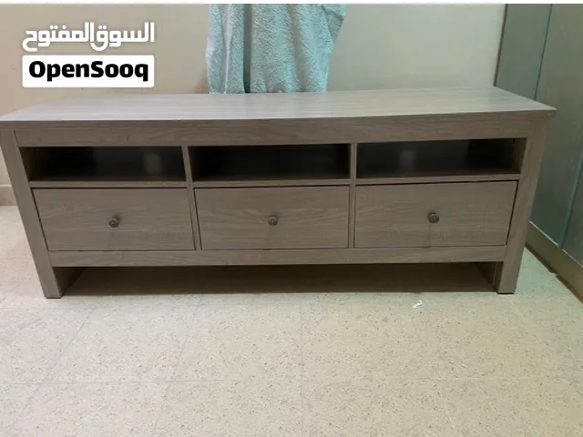 طاولة تيلفزيون للبيع