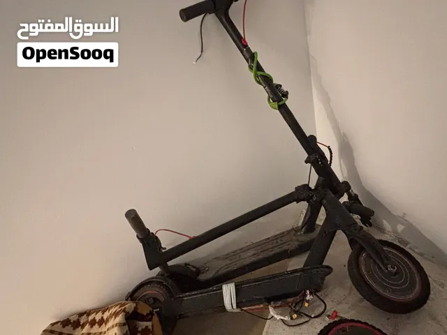 اسكوتر مستعمل شغال و سكراب بس 30 البطريه بروحه 20