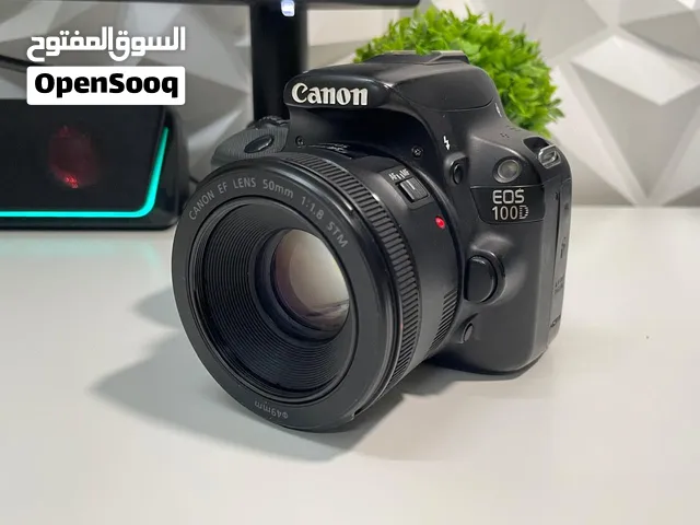 كاميرا كانون نظيفه جدا جدا شبه جديد مع عدسه احترافيه تعطيك تصويرها جميل جدا ومناسبه جدا وحجمها صغير