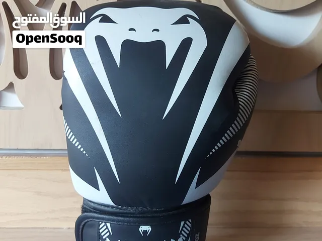 قفازات Boxing ملاكمة ماركة Venom السعر قابل للتفاوض