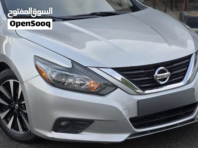 نيسان التيما فل مواصفات رادار ونقطه عمياء جنوط اصليه داخليه مميزه جلد الوكاله نضيف جدا مايحتاج ايشي