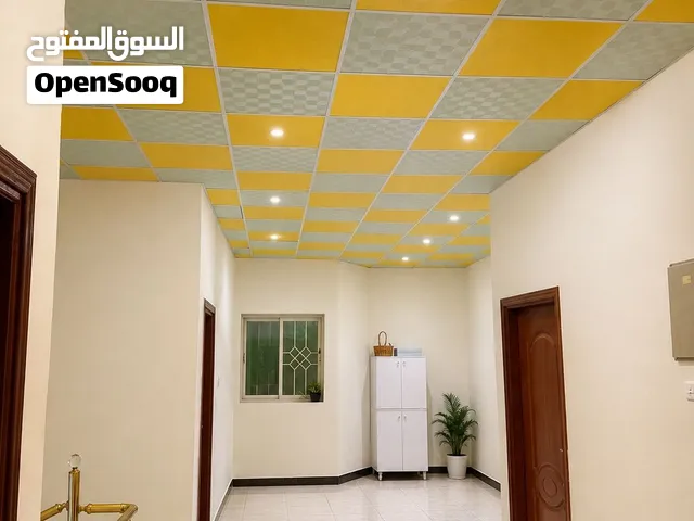 سقف ثانوي مستعمل 60x60 بحالة جيدة ونظيف  باللونين الاصفر والاخضر  الاصفر 36 قطعة الاخضر 41 قطعة