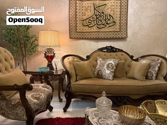 طقك كنب خشب حفر مصري مع طاولة وسط زجاج حفر وطاولتين حفر صغار سبع مقاعد