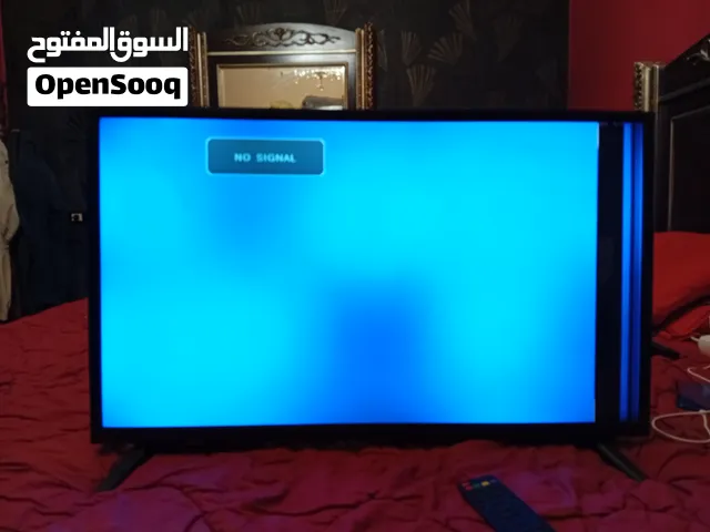 شاشة 32..كوبي.....شغالة...فيها شوية اكحل عالجنب....