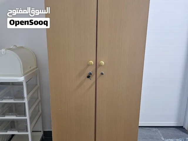 كبت خزانة ملابس نظيف استخدام بسيط