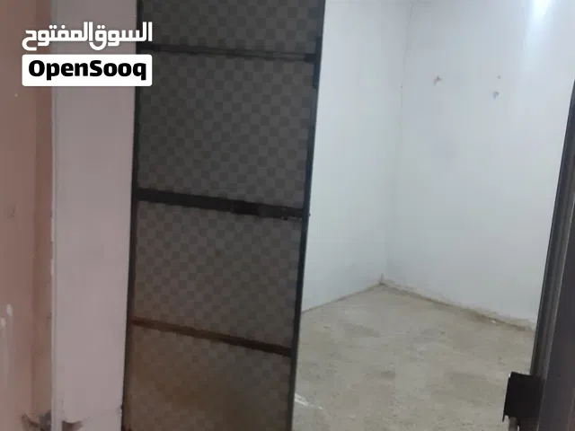 غرفة وحمام عزابي قريب هايل الايجار30 الف