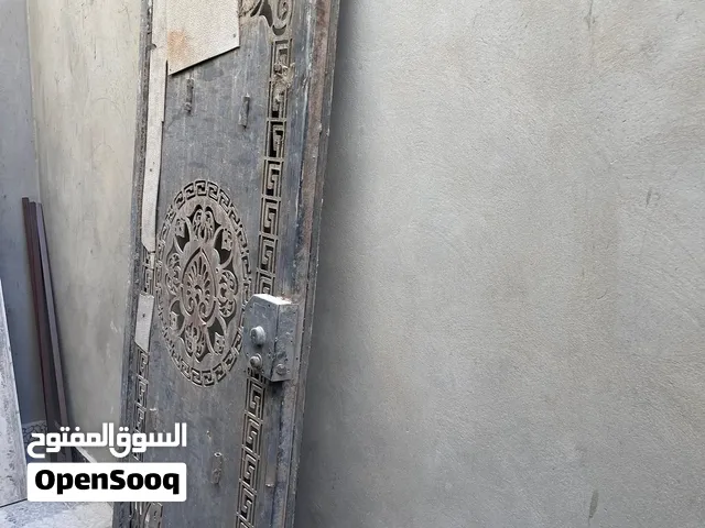 باب حديد ليزري موضح في صور