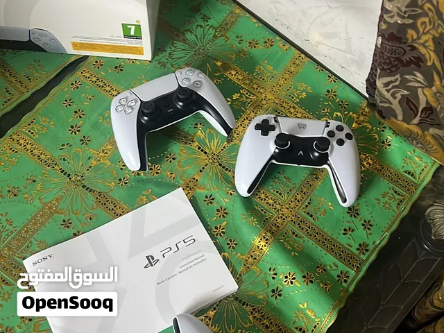 للبيع اجهزه تحكم سوني فايف و اجهزه احترافيه بضمانهن