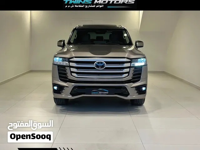 Used Toyota Land Cruiser in Muscat
