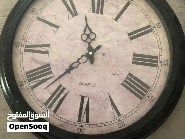 ساعة قديمة جدًا اسم الساعه(QUARTZ)