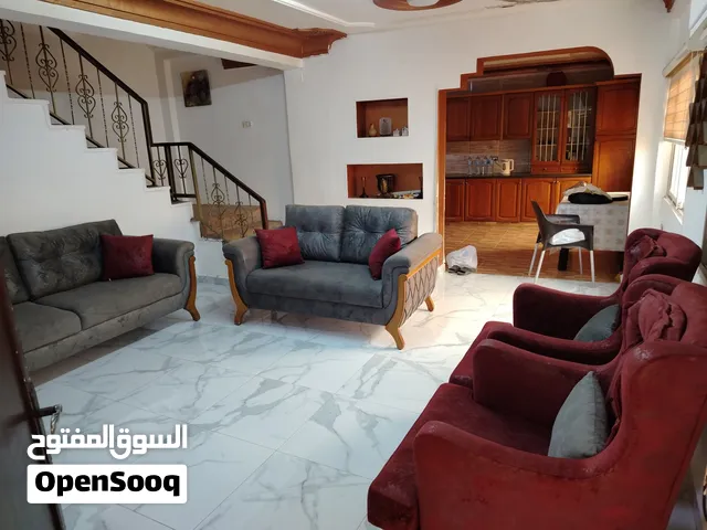 بيت مستقل طابقين نظام أمريكي مفروش للإيجار قرب جامعة اليرموك مسجد علياء التل