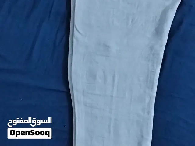 بنطلون ماركة كلفن كلاين