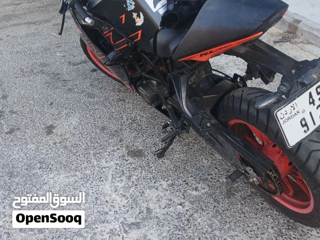 دراجة نارية ktm rc 200