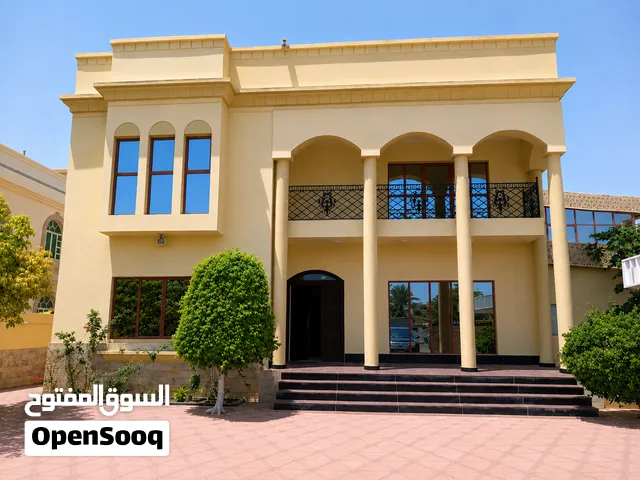 فيلا للبيع في العذيبة الشمالية، 5 غرف، أرض 600م، بناء 580م، خالية