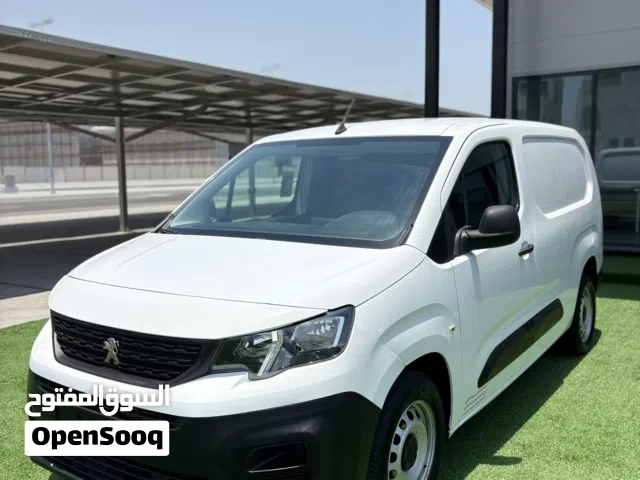 Peugeot Partner Delivery Van – GCC Specs Model 2022 Good condition 149,000 km