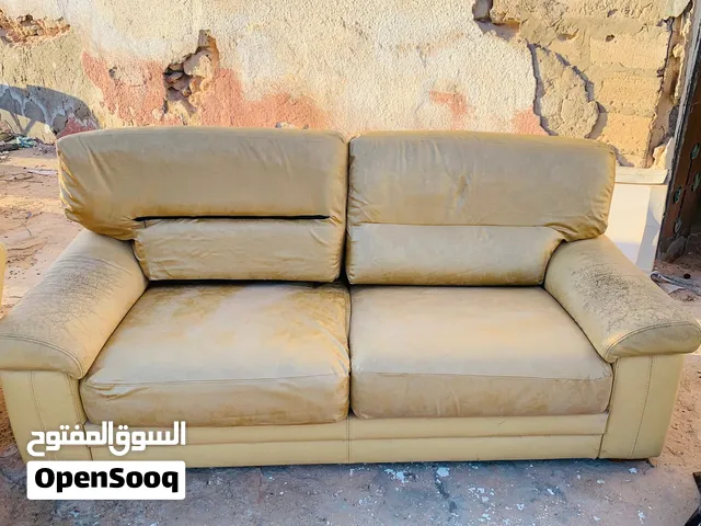 صالون جلد 3 قطع للبيع في حاله جيده