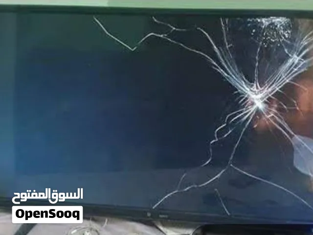 شاشة ماجيك مكسورة للبيع ومعها كمان وحده للبيع قطع غيار
