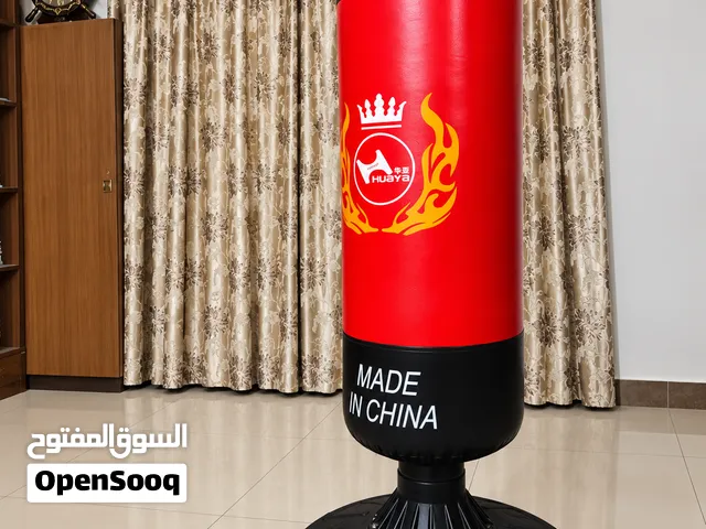 كيس ملاكمة واقف للبيع بحالة نظيفة