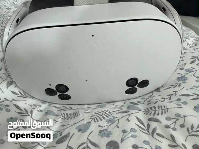 vr Meta quest3s مستعمله 20 استعمال شغالة  وما فيها ولا شي بس اليد مالها بطاريات بل جمعيه موجوده ا