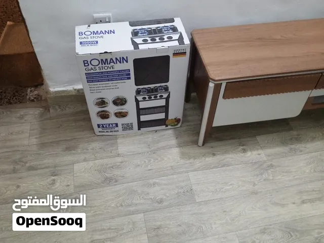 شاشه بلازمه وميز بلازمه وطباخ غازي 4 عيون