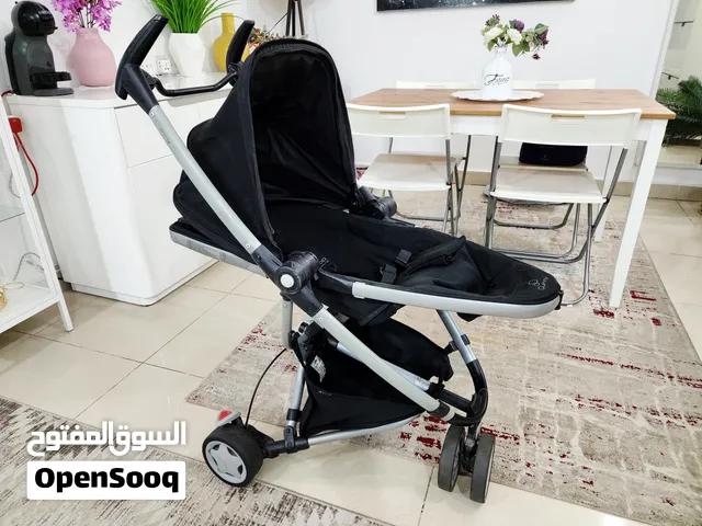 عربة اطفال مناسبة للسفر و سرير أطفال