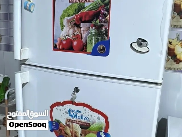 ثلاجه نظيفه جداً