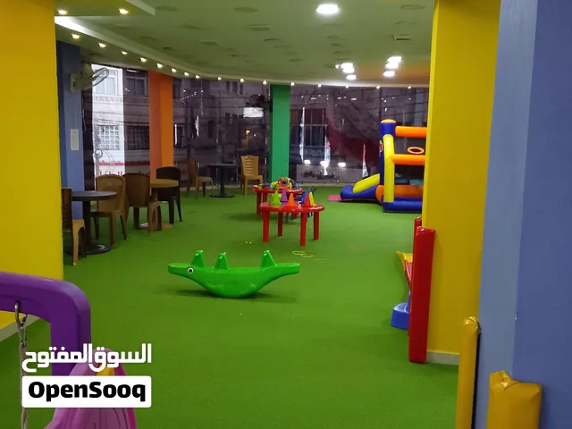 للتنازل الكامل محل في شارع السعاده جاهز للاستلام الفوري مع الديكور والتجهيزات الثابته السعر 6000