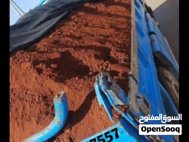 يوجد تراب احمر زراعي للحدائق واحواض الزريعه