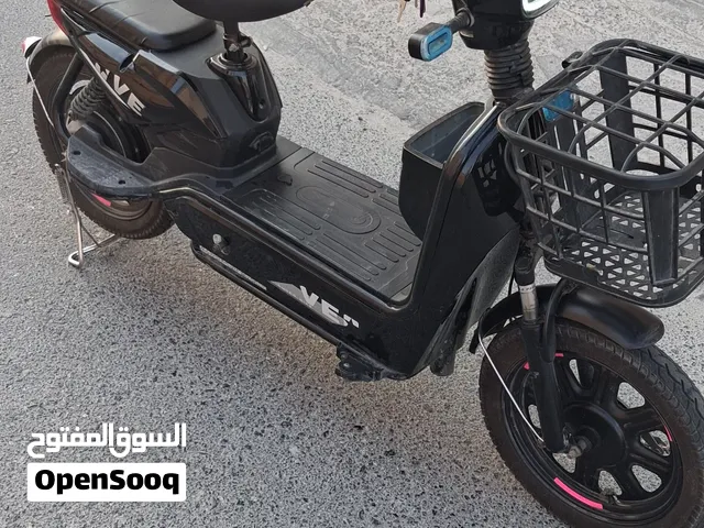 سكوتر كهربائي للبيع ب90 و قابل بلمعقول