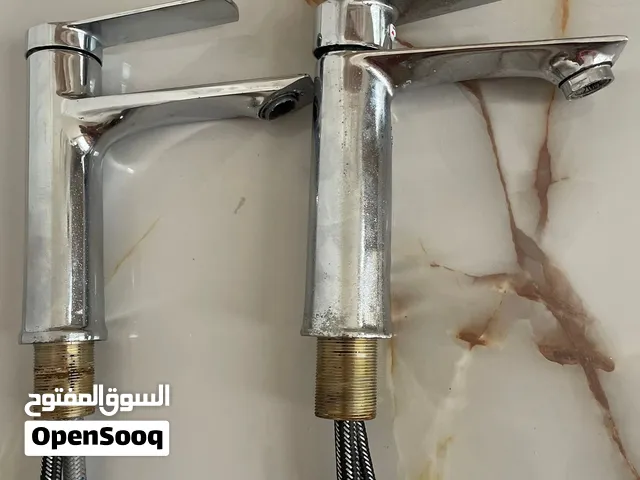 2 taps for 5 dinars each. Heavy, no mesh inside.