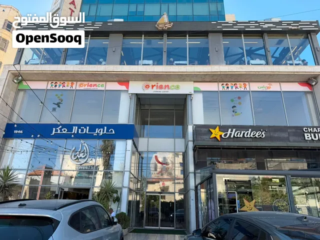 محل بيع فساتين عرائس