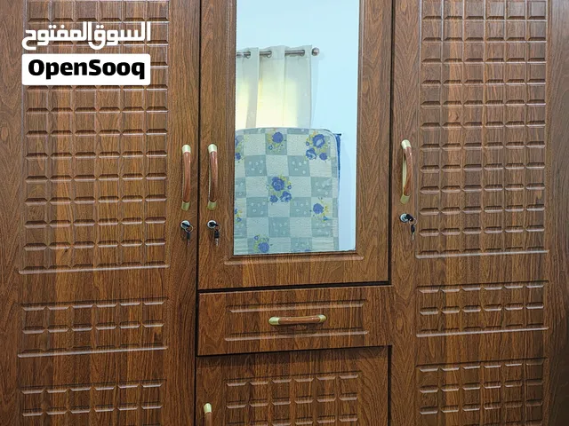 دولاب ثلاث ابواب