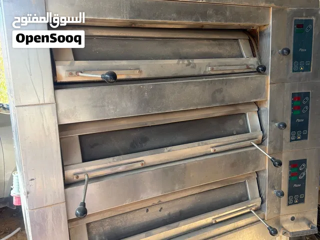 فرن كهربائي إيطالي الصنع