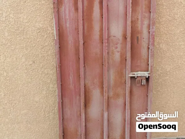 باب حديد خارجي