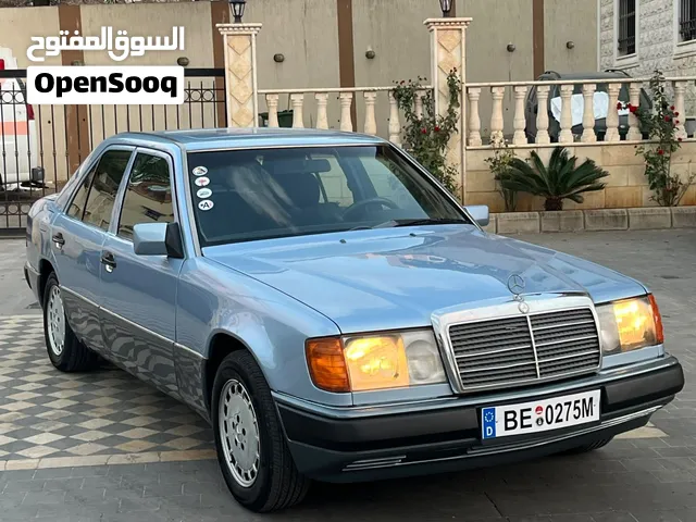 Mercedes benz E300 model 1992    سيارة نظيفة جدا Super clean