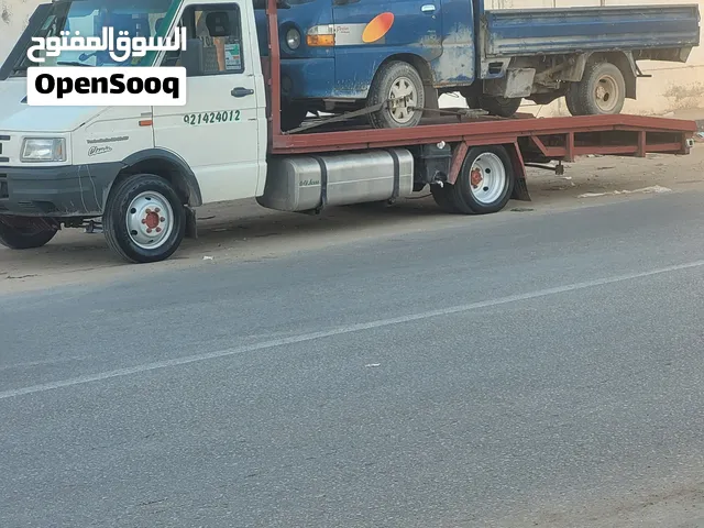 ساحبه لنقل السيارات والآلات الثقيله داخل وخارج طرابلس خدمات 24 ساعه