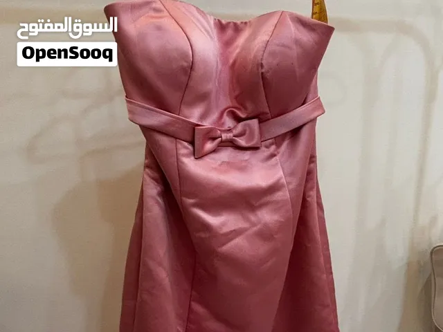 فستان زهري للحفلات قصير مع شبرة